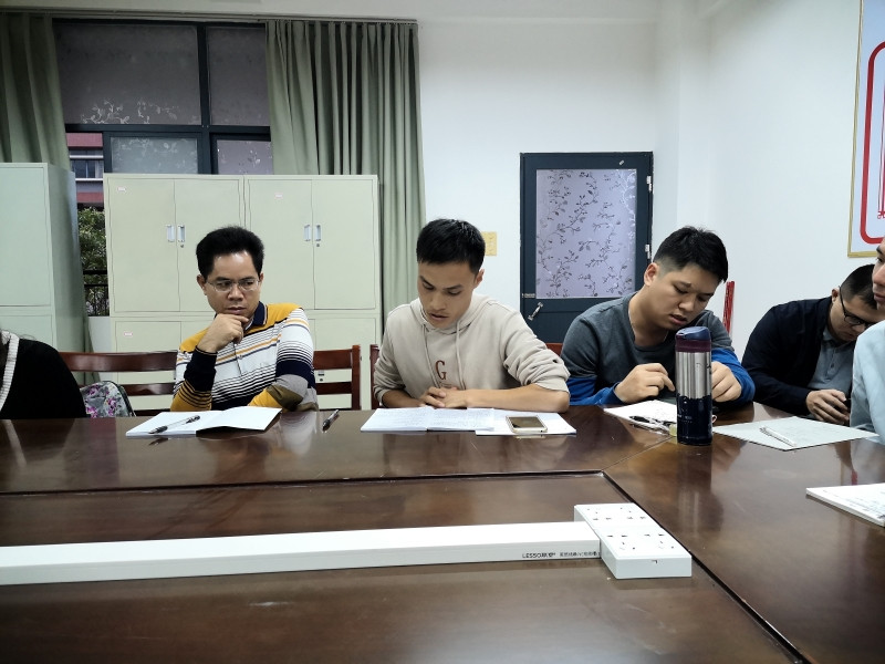 图6 陈洪浪、李龙明老师汇报新专业申报情况(右).jpg