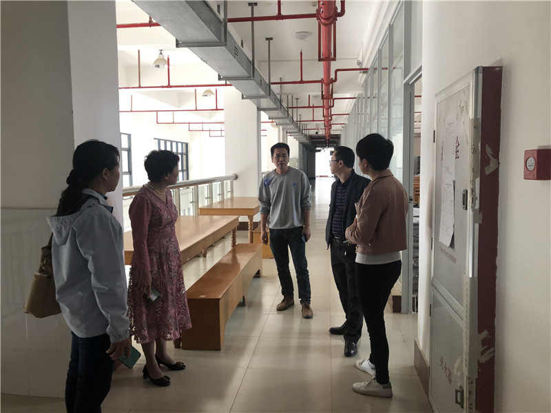 1614937506979381.jpg 第二检查小组检查办公区域安全工作.jpg