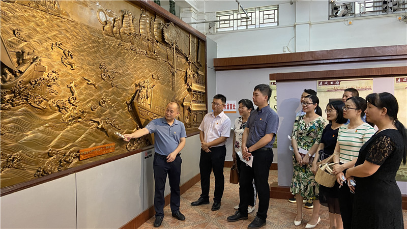 2学院行政第二支部到高州市革命历史博物馆开展主题党日活动.jpg